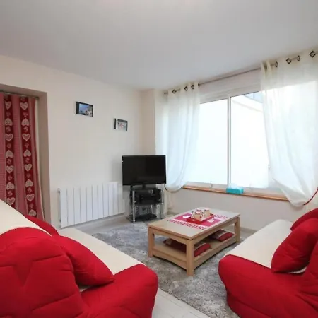 Grand T3 Au Mont-dore Avec Terrasse, Parking Et Wifi, A 200m Du Centre - Fr-1-608-177 Le Mont-Dore
