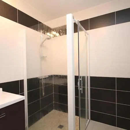 Grand T3 Au Mont-dore Avec Terrasse, Parking Et Wifi, A 200m Du Centre - Fr-1-608-177